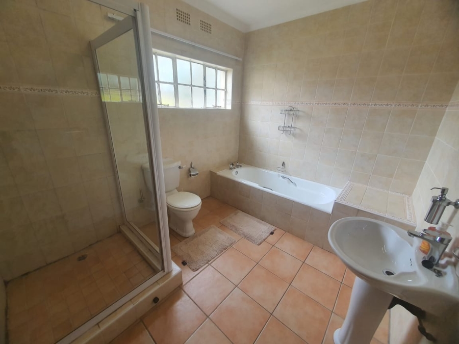 To Let 3 Bedroom Property for Rent in Beacon Bay Eastern Cape